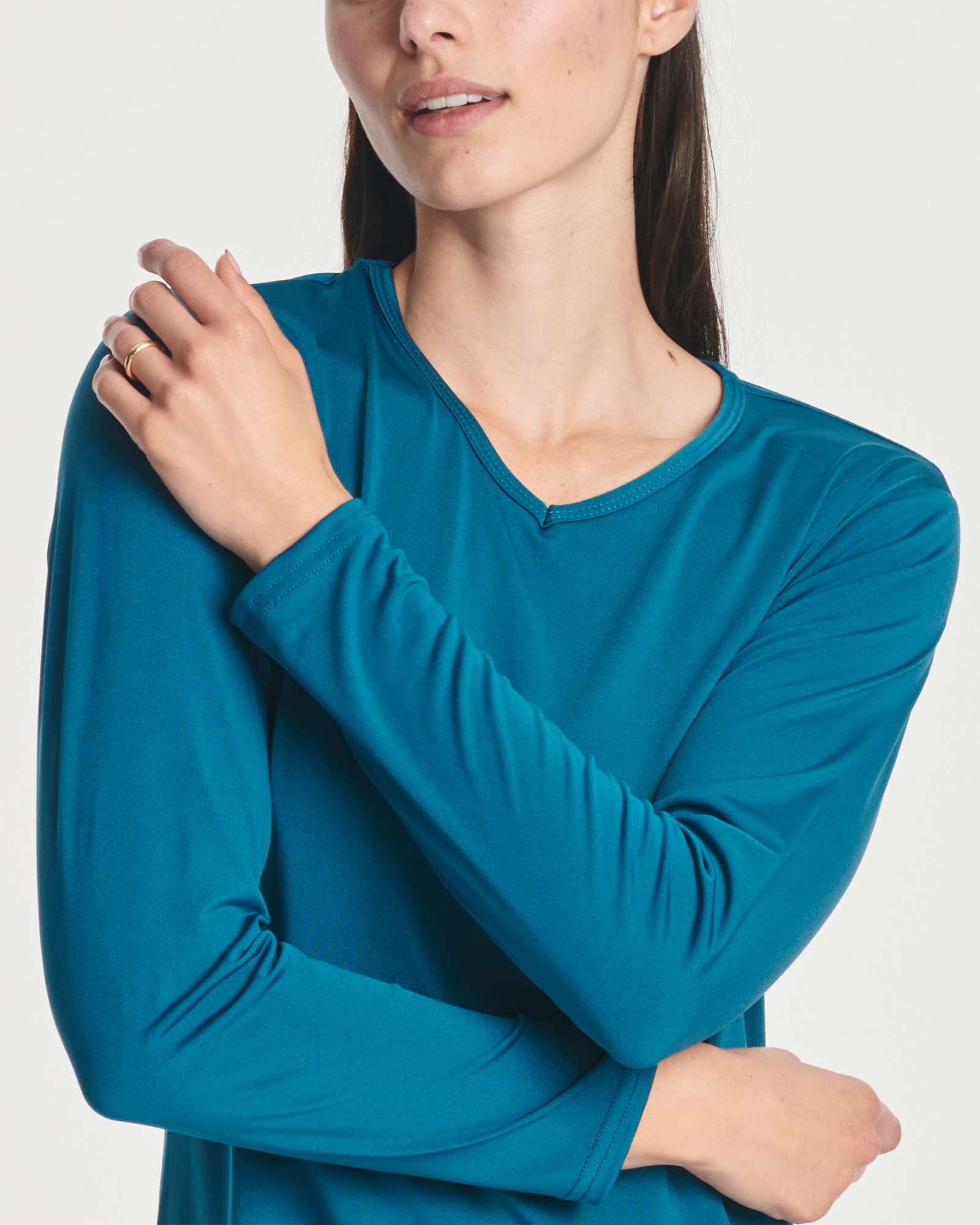 4 Pack: Women's Dry-Fit Long-Sleeve V-Neck Athletic Workout Shirt (Available in Plus Size)