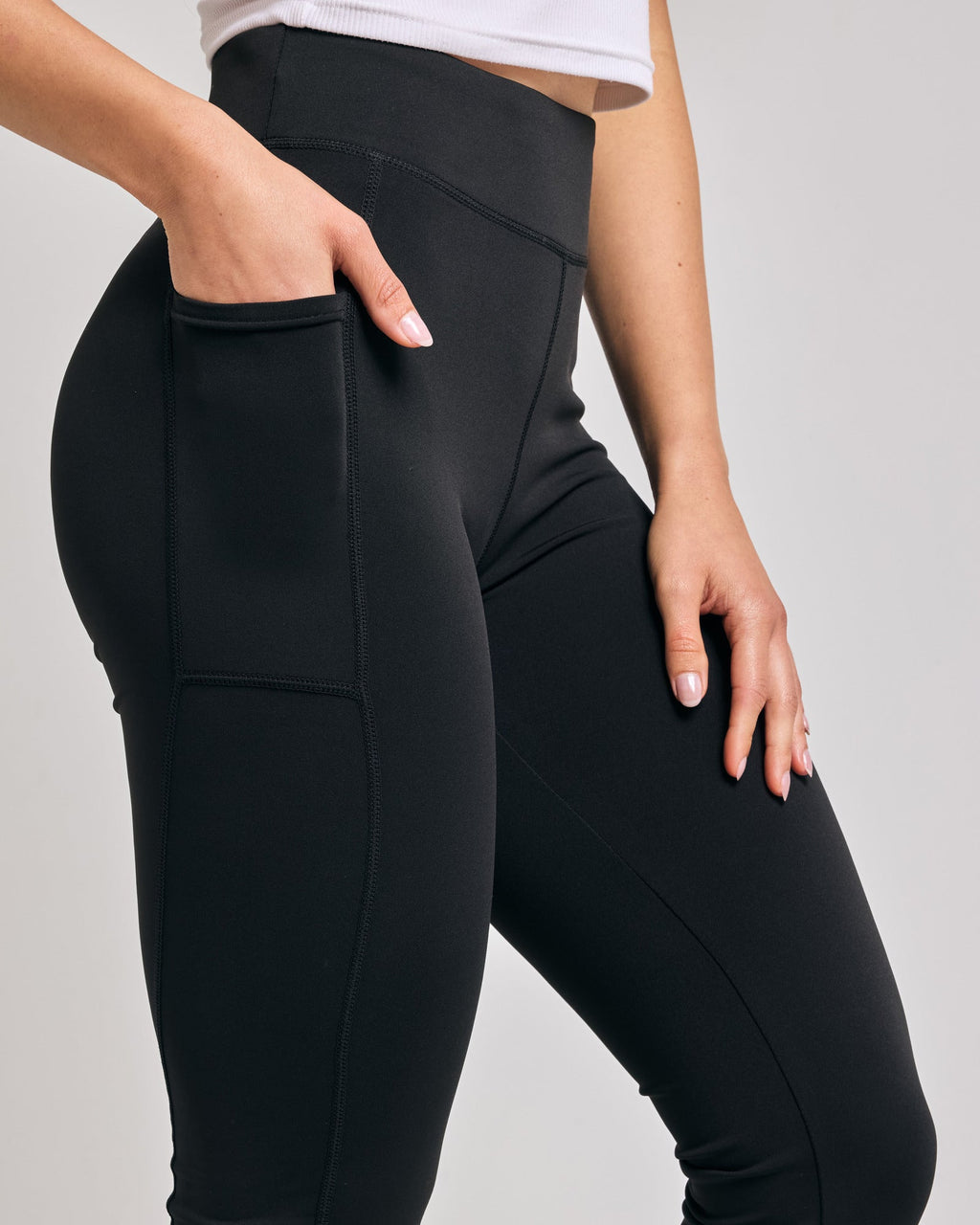 4 Pack: Women's Capri Leggings with Pockets (Available in Plus Size)