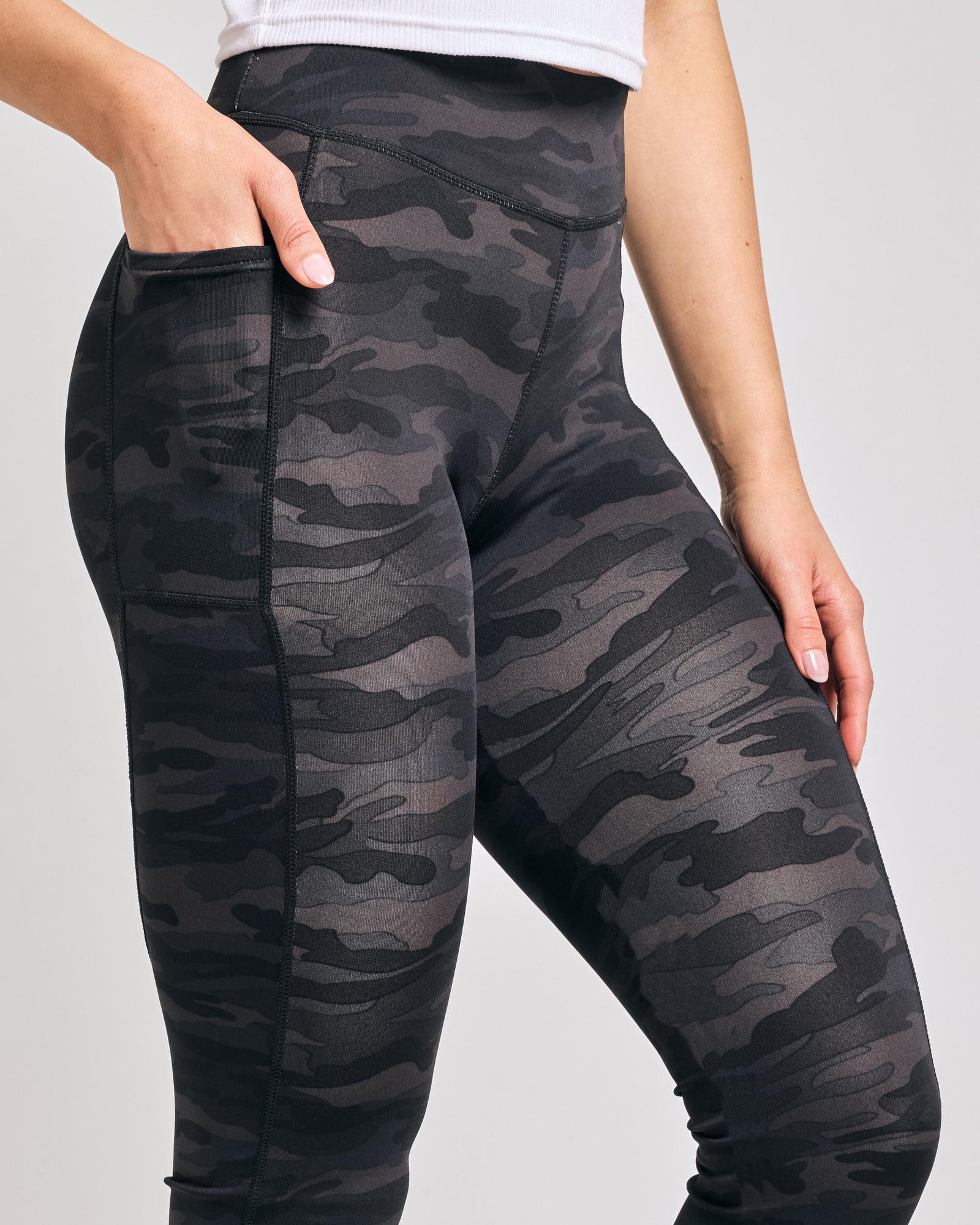 4 Pack: Women's Capri Leggings with Pockets (Available in Plus Size)