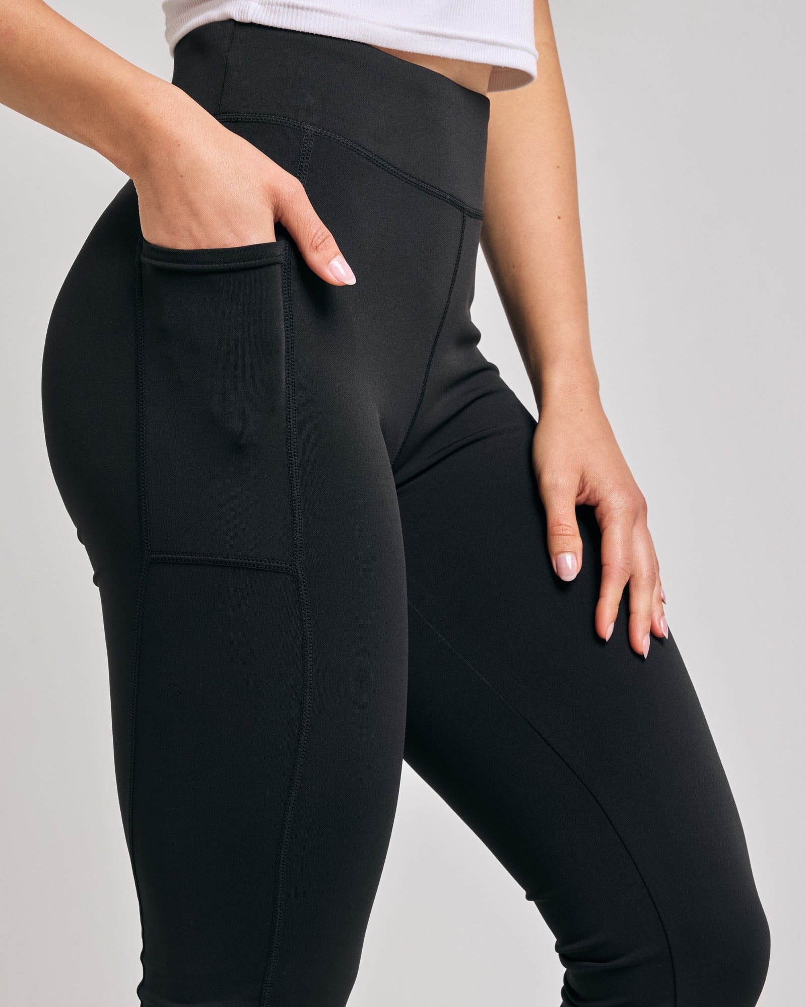 4 Pack: Women's Capri Leggings with Pockets (Available in Plus Size)