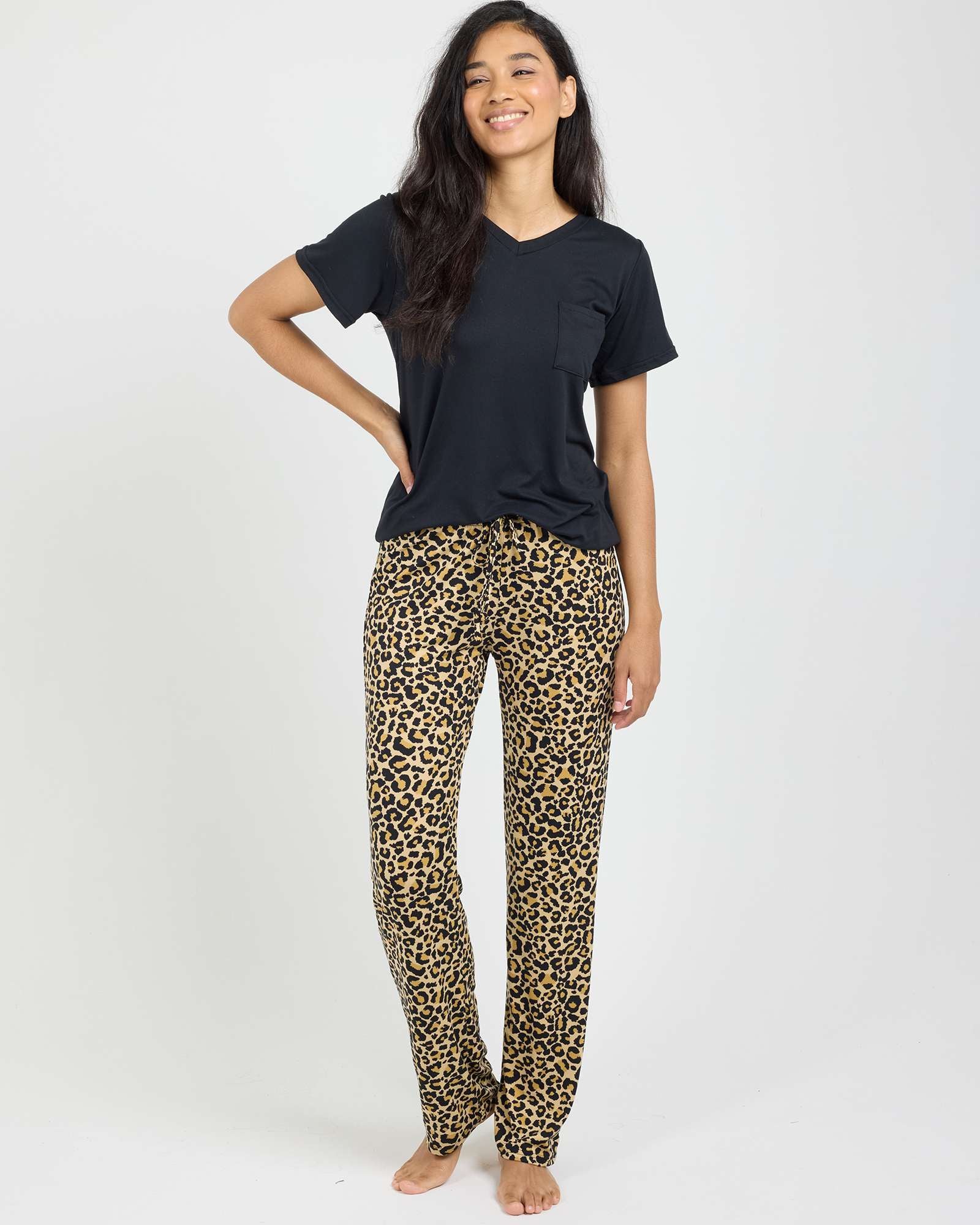 2 Pack: Women’s Pajama Set Super-Soft Short Sleeve V-Neck Top With Pants (Available in Plus Size)