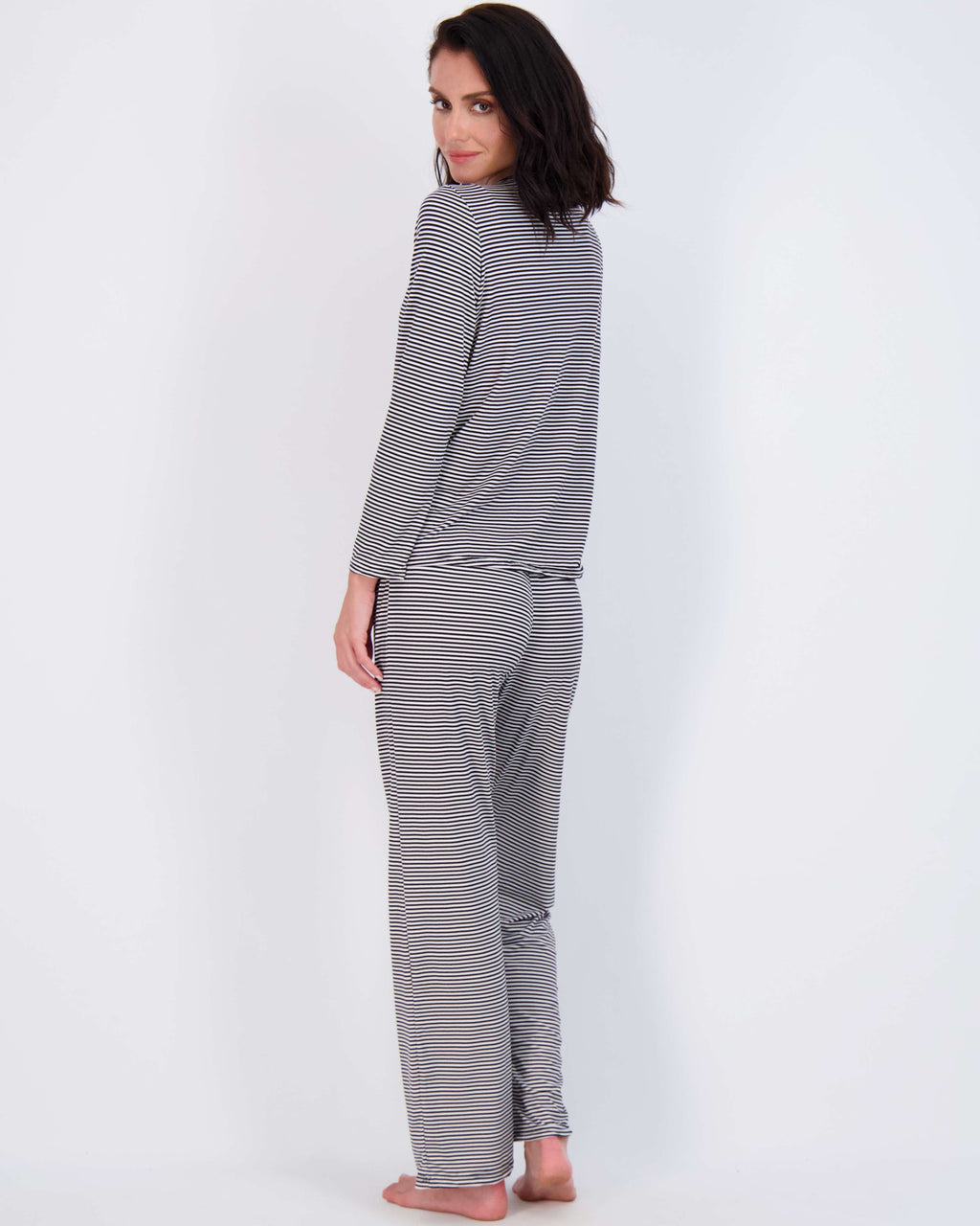 2 Pack: Women’s Pajama Set Super-Soft Long Sleeve Top With Pants