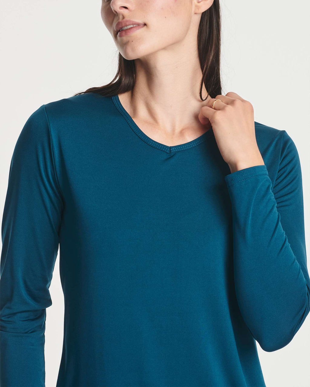 4 Pack: Women's Dry-Fit Long-Sleeve V-Neck Athletic Workout Shirt (Available in Plus Size)