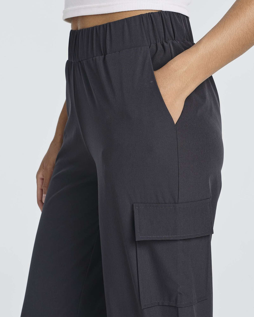 3 Pack: Women's Woven Cargo Capri Jogger Pants