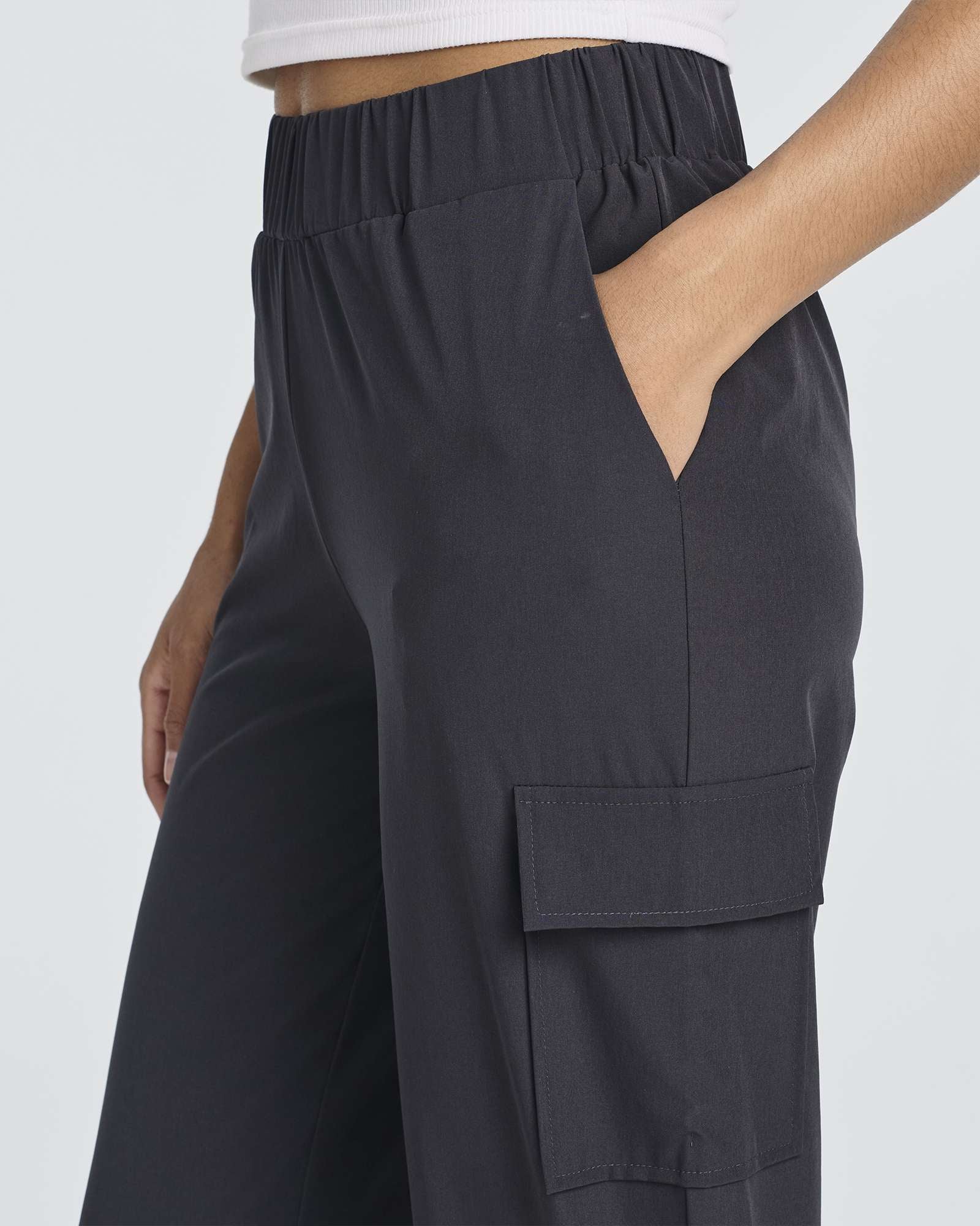 3 Pack: Women's Woven Cargo Capri Jogger Pants